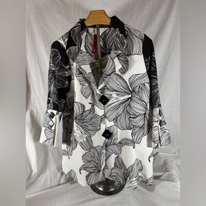 Black and White Boxy Blouse with 3/4 Sleeves and Notched Collar